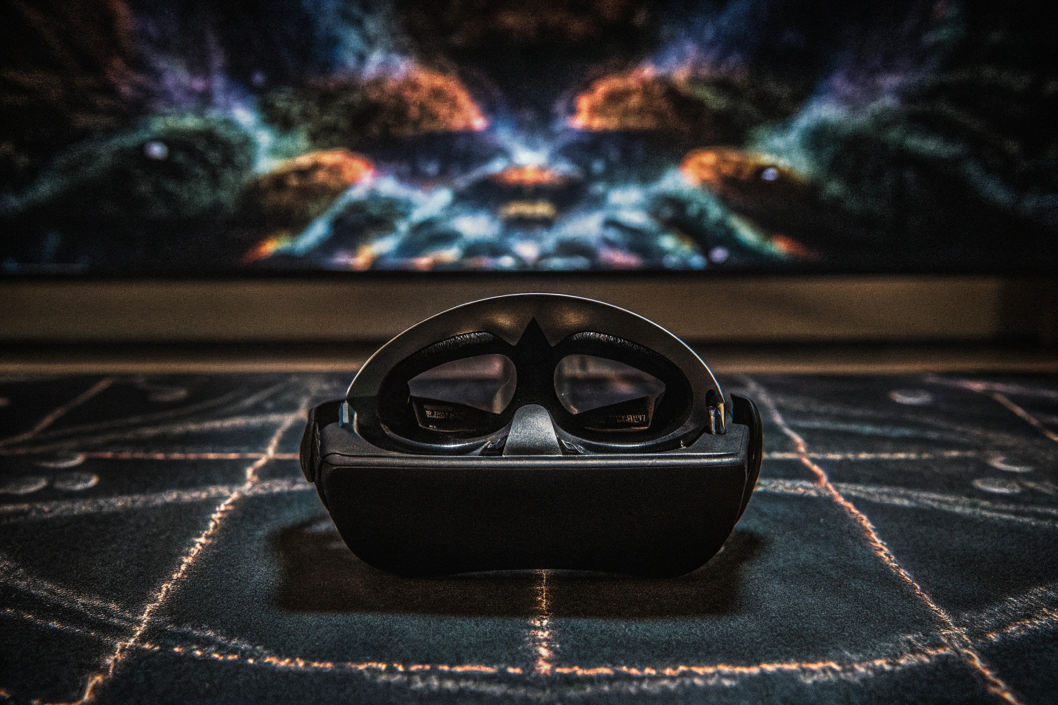 Mixed-Reality-Headset mit immersiven Grafiken