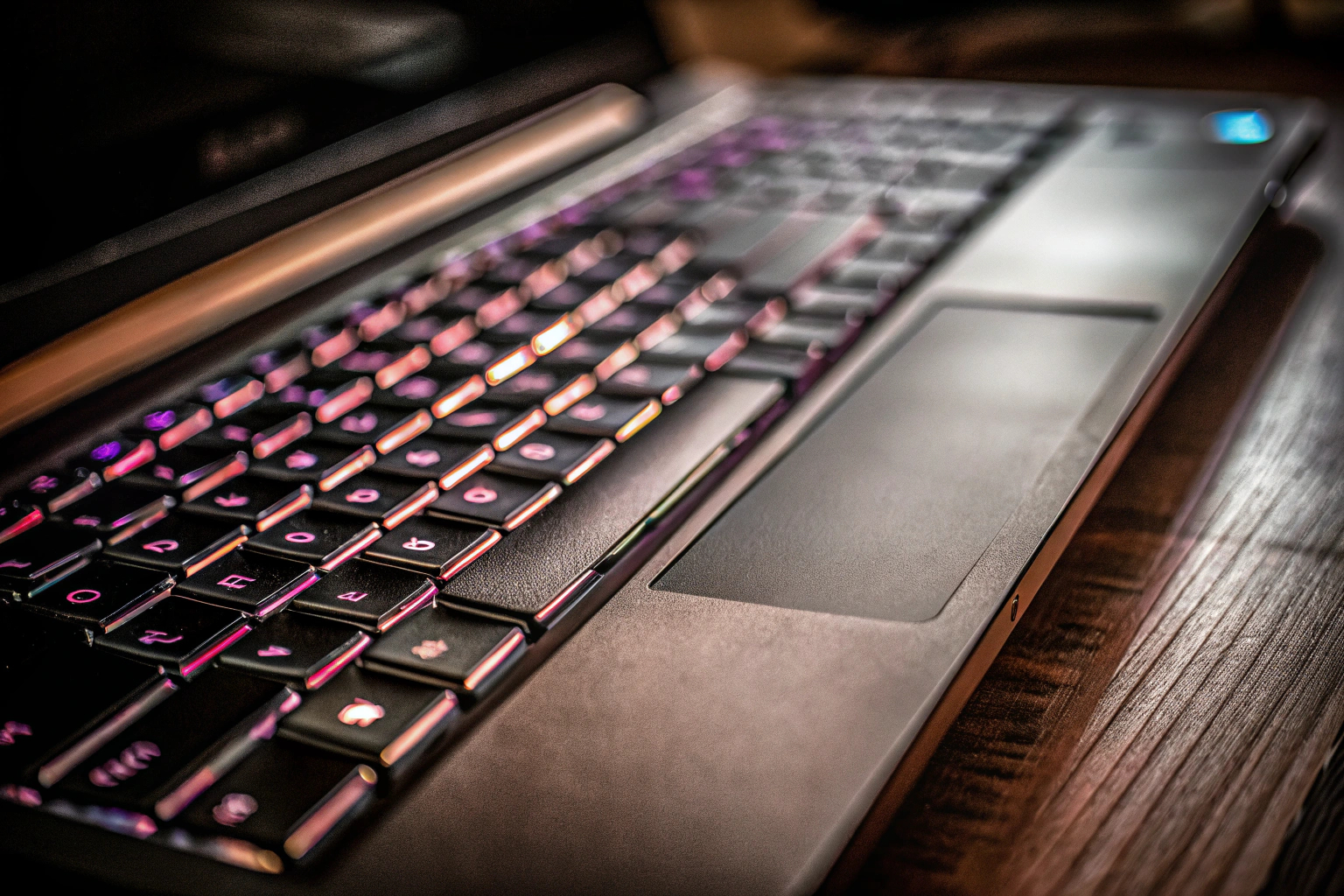 Gaming-Laptop-Tastatur mit RGB-Beleuchtung