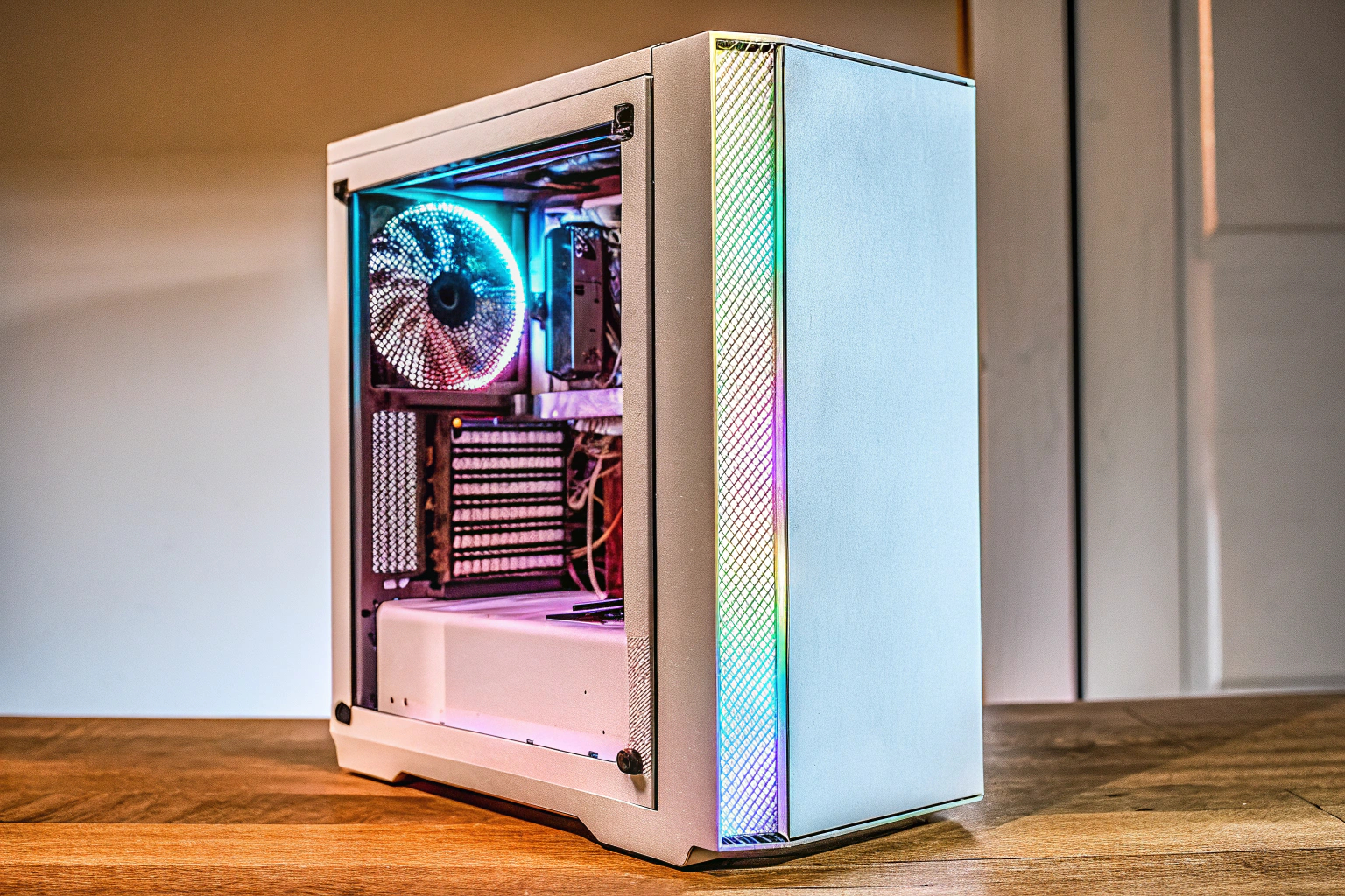 Gaming-PC mit LED-Beleuchtung