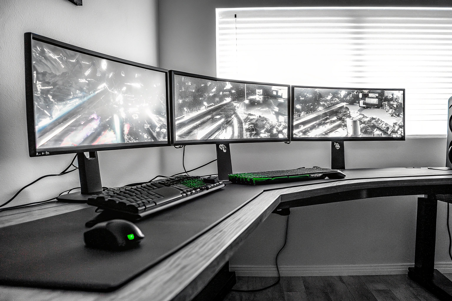 Gaming-Setup mit mehreren Monitoren